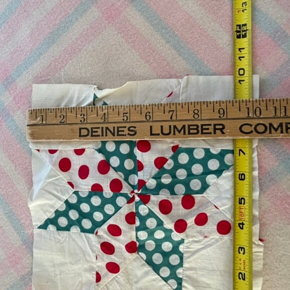 Vintage handmade Ohio Star quilt square red green - Picture 8 of 8